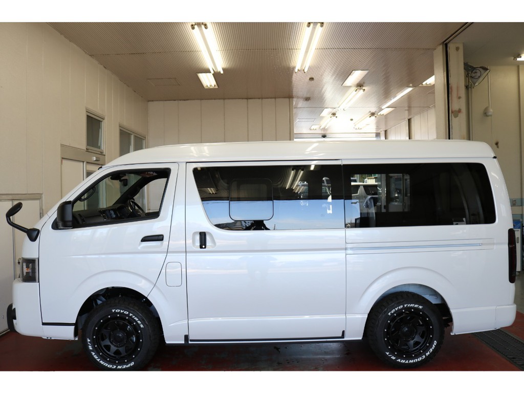 新車ハイエースＶダークプライムⅡ２７００ガソリン４ＷＤワイドＶブラックエディション完成致しました！！外装はシンプルにマッドブラックに統一致しました！！即納車もご対応可能になります！！