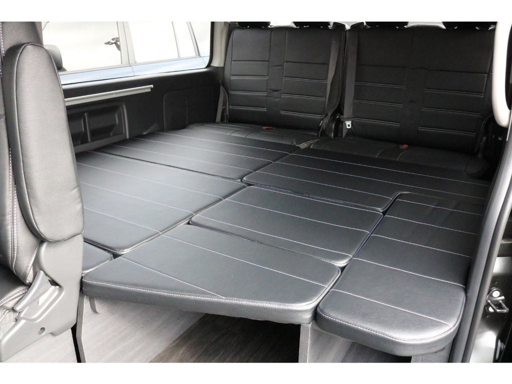 ３列目座面から４列目座面までのフラット仕様になります！