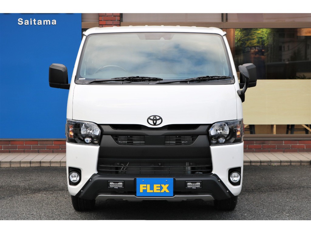 ＴＲＤバンパーガード装備！インナーブラックライト施工も忘れていません☆
