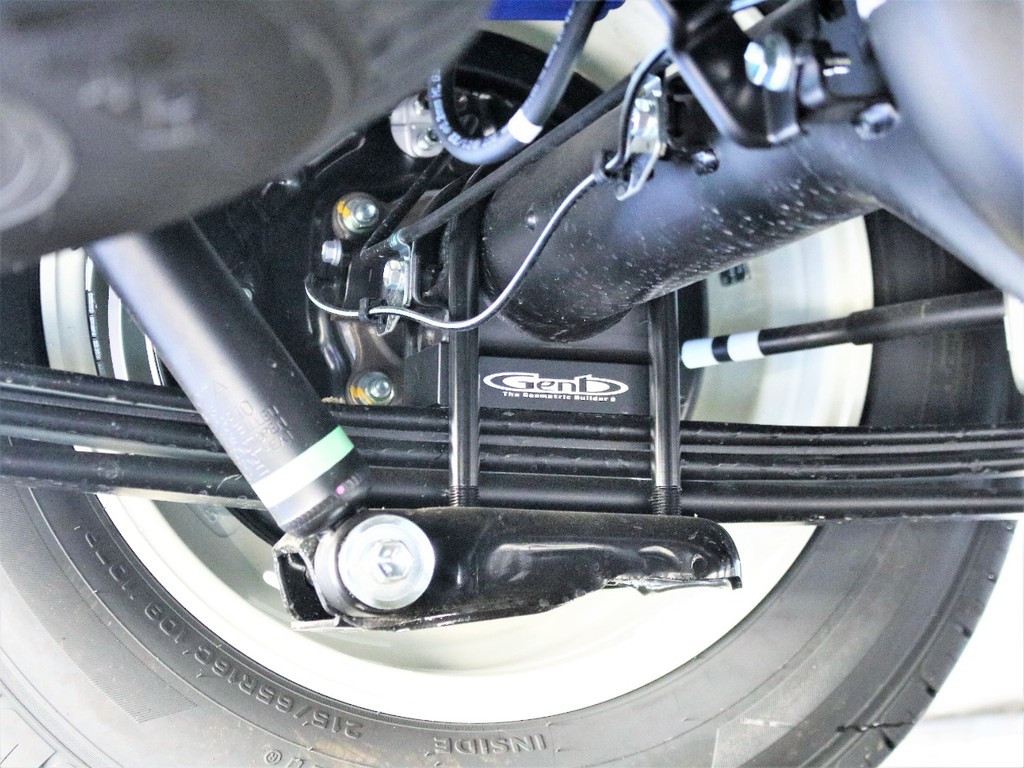1インチローダウン施工済みのお車です。