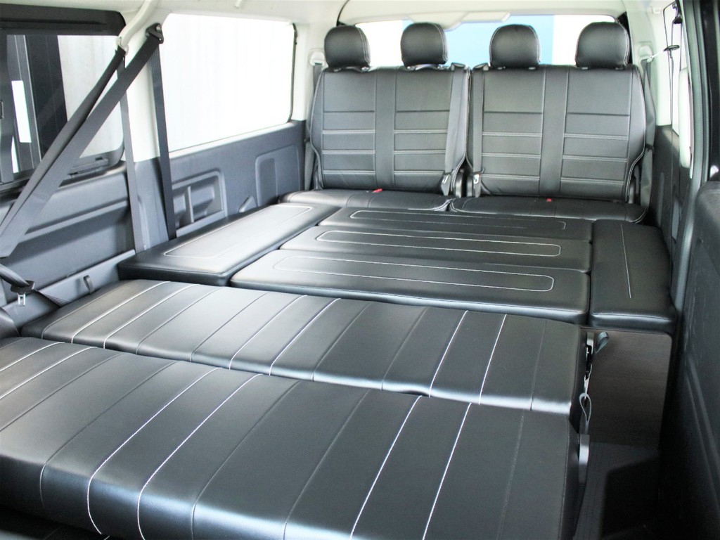 ２列目シートもアレンジ次第ではフルフラットにアレンジ可能ですので、より快適に車中泊などお楽しみいただけます。