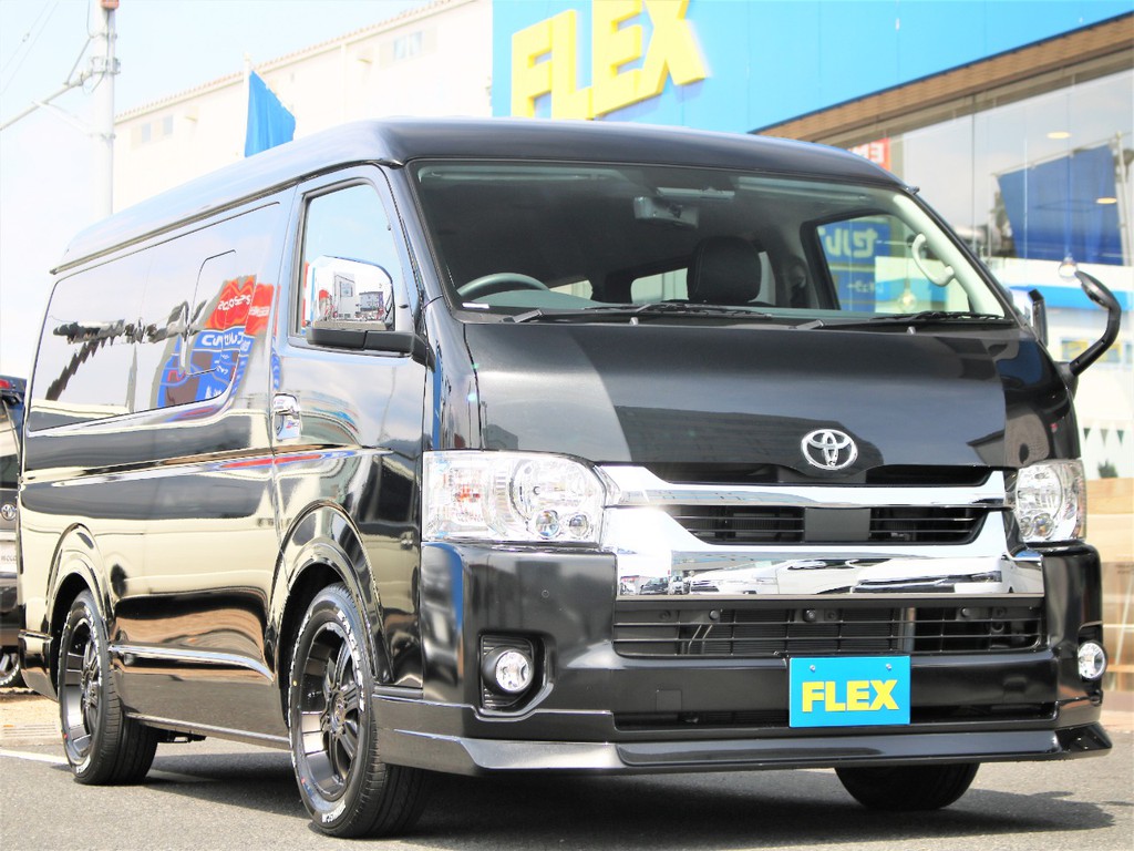 ボディーカラーはブラックマイカとなっておりますので、大人かっこいいハイエースに仕上がっていると思います。