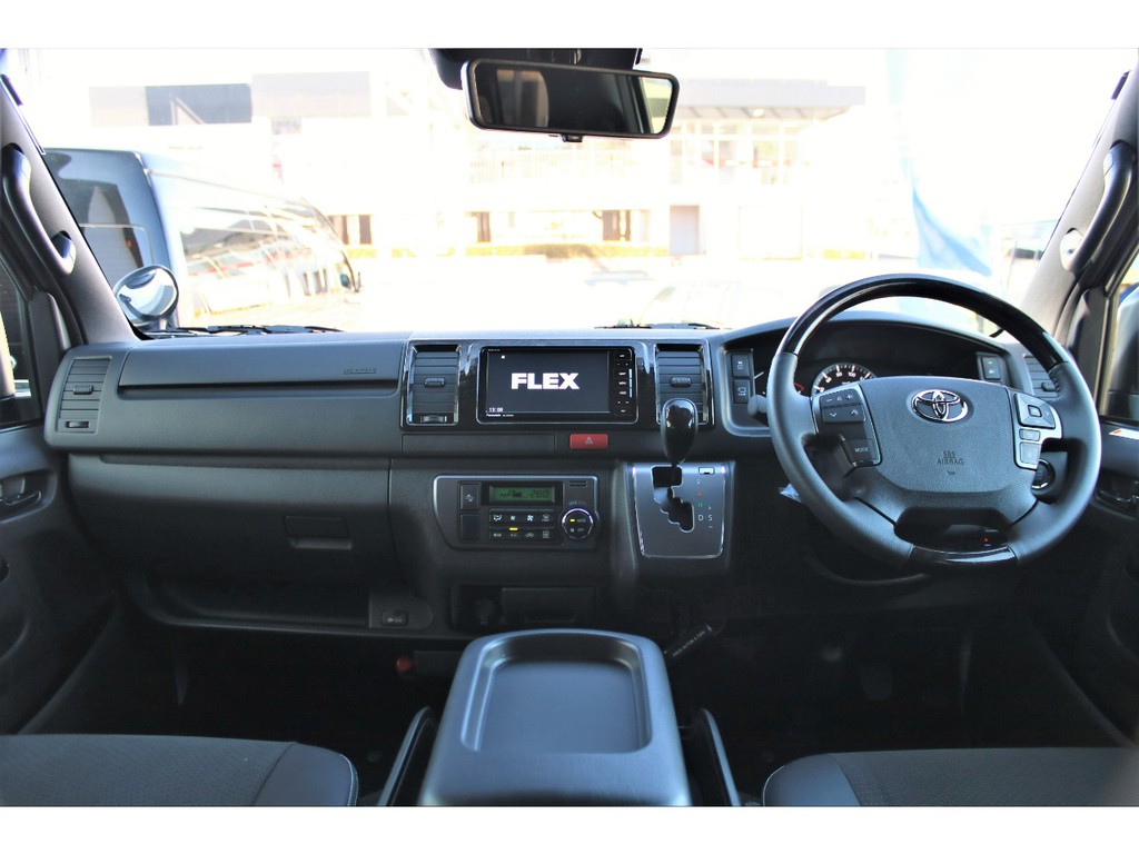 特別仕様車専用装備の整った内装！！もちろん追加カスタムＯＫ！