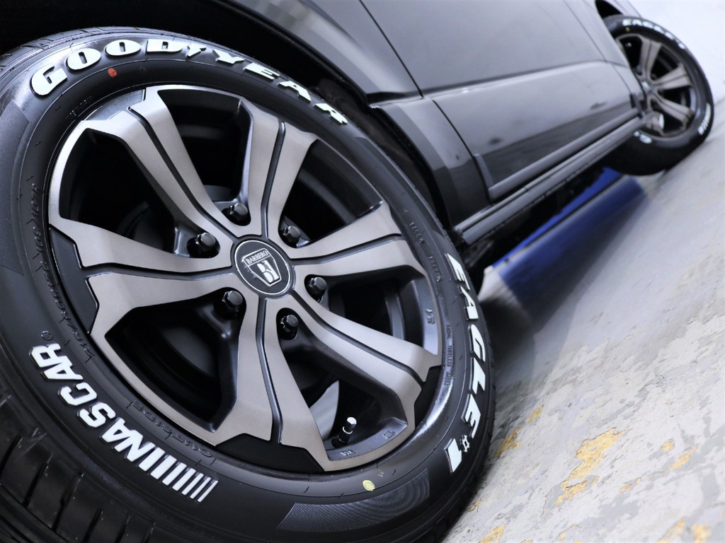 17inch FLEX【バルベロアーバン】アルミホイール＆Goodyearナスカータイヤ！
