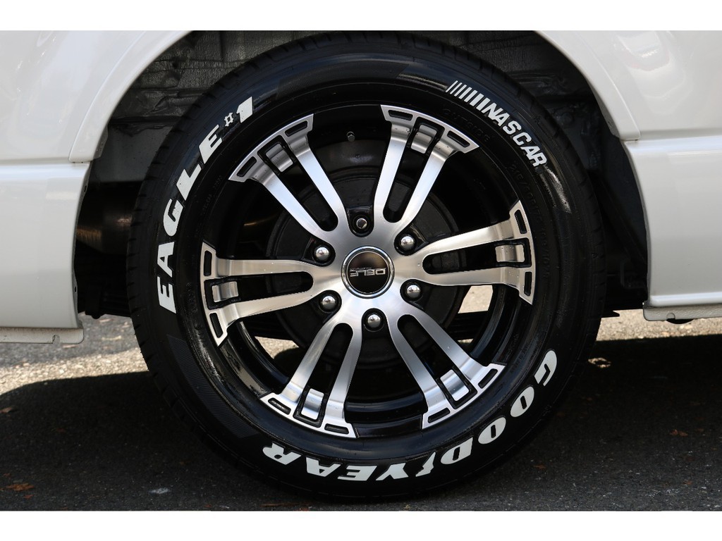ＦＬＥＸ　Ｄｅｌｆ０２　１７インチアルミ！ＧＯＯＤＹＥＡＲタイヤ！