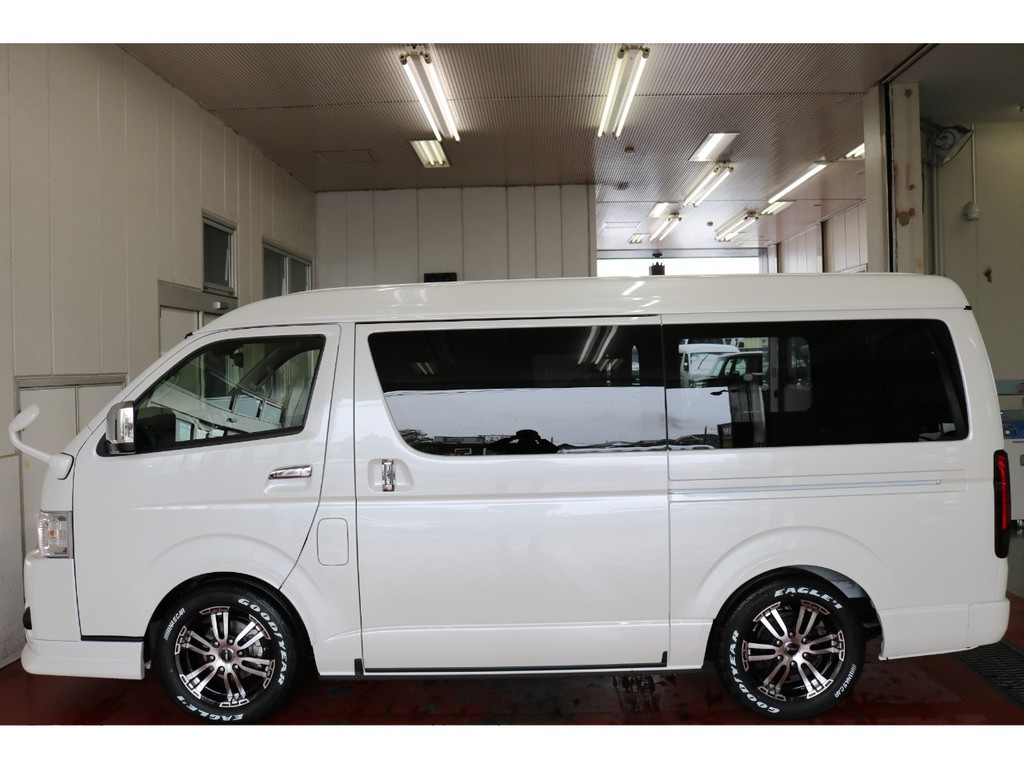 新車ハイエースワゴン４ＷＤ２７００ガソリンアレンジＡＳツインナビパッケージ完成致しました！！店頭在庫車、即納車可能になります！！
