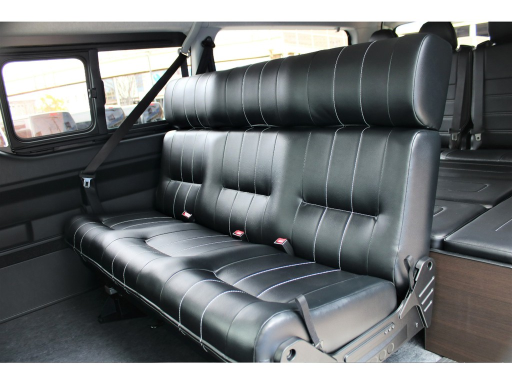 内装アレンジＡＳ！！２列目は３人掛けベンチシート換装！