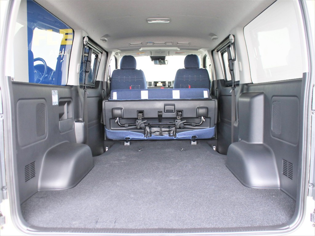 内装カスタムも承っておりますので、お好みの荷室空間にアレンジして下さい！
