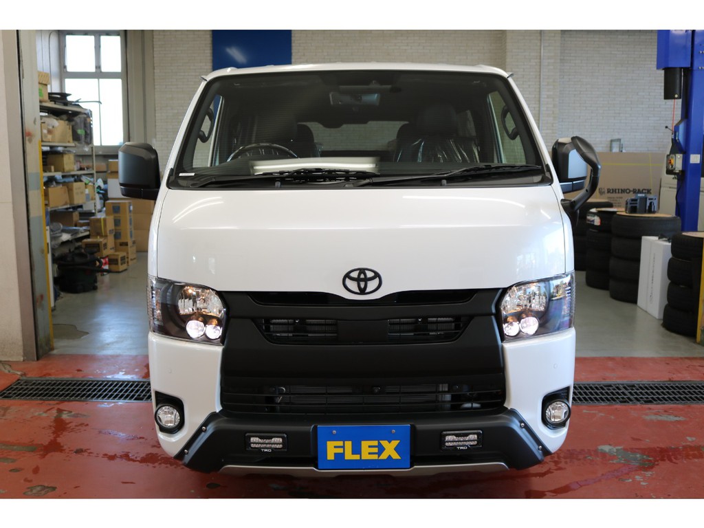 新車ハイエースＶダークプライムⅡ２８００ディーゼルターボ４ＷＤブラックエディション完成致しました！！オリジナルベットＫＩＴ装備社外ナビＥＴＣ２．０エクストリームＪ１６インチアルミ装備！！