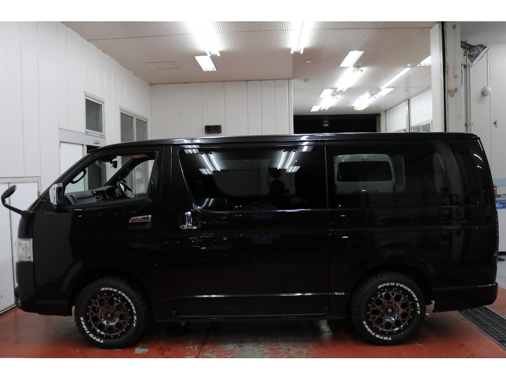 新車ハイエースＶダークプライムⅡ２８００ディーゼル４ＷＤアゲ系ナビパッケージ完成致しました！！店頭在庫車、即納車もご対応可能になります！！