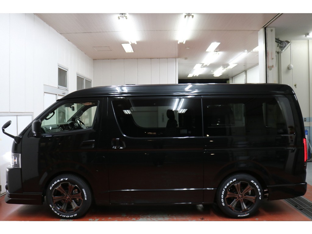 新車ハイエースＶワイドスーパーＧＬダークプライムⅡ２８００ディーゼルブラックエディション完成致しました！！店頭在庫車、即納車もご対応可になります！！