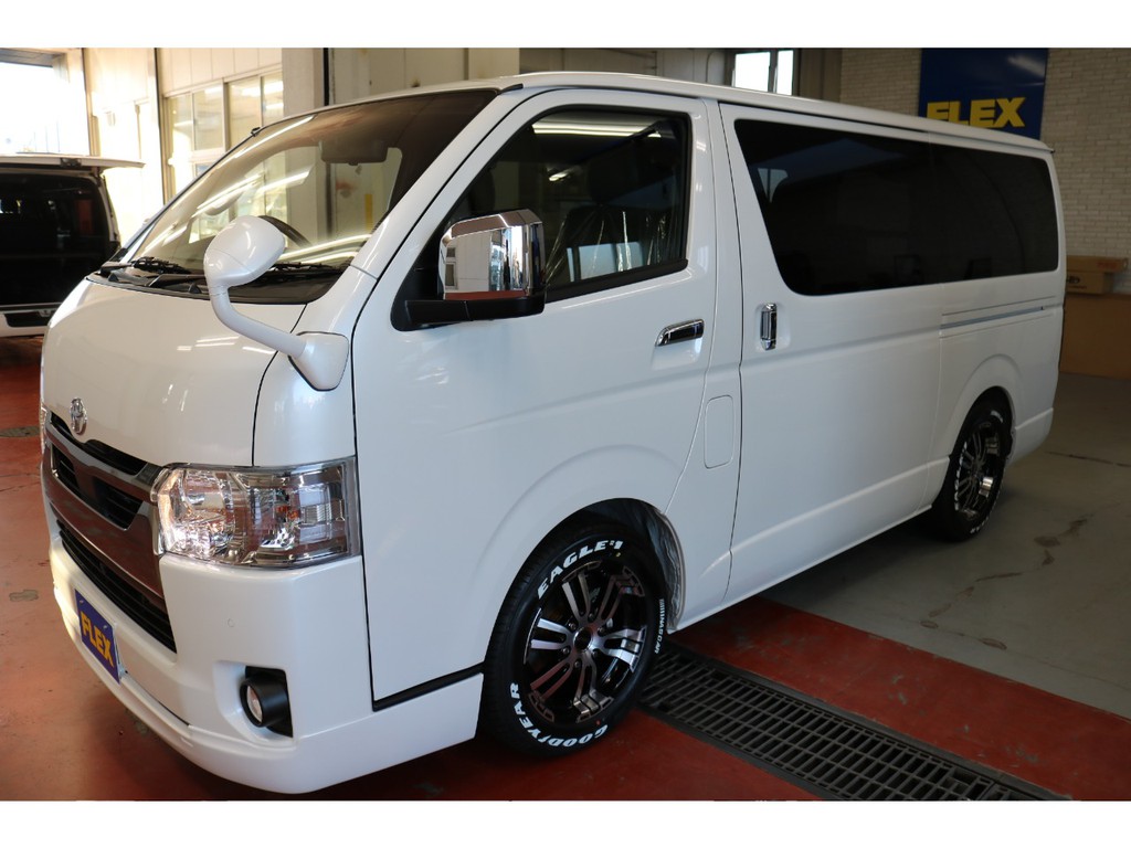 新車ハイエースＶダークプライムⅡ２０００ガソリン２ＷＤ当店一番人気の床張りベットＫＩＴパッケージ完成致しました！！フレックスオリジナルパーツでカスタマイズ済みの１台！！