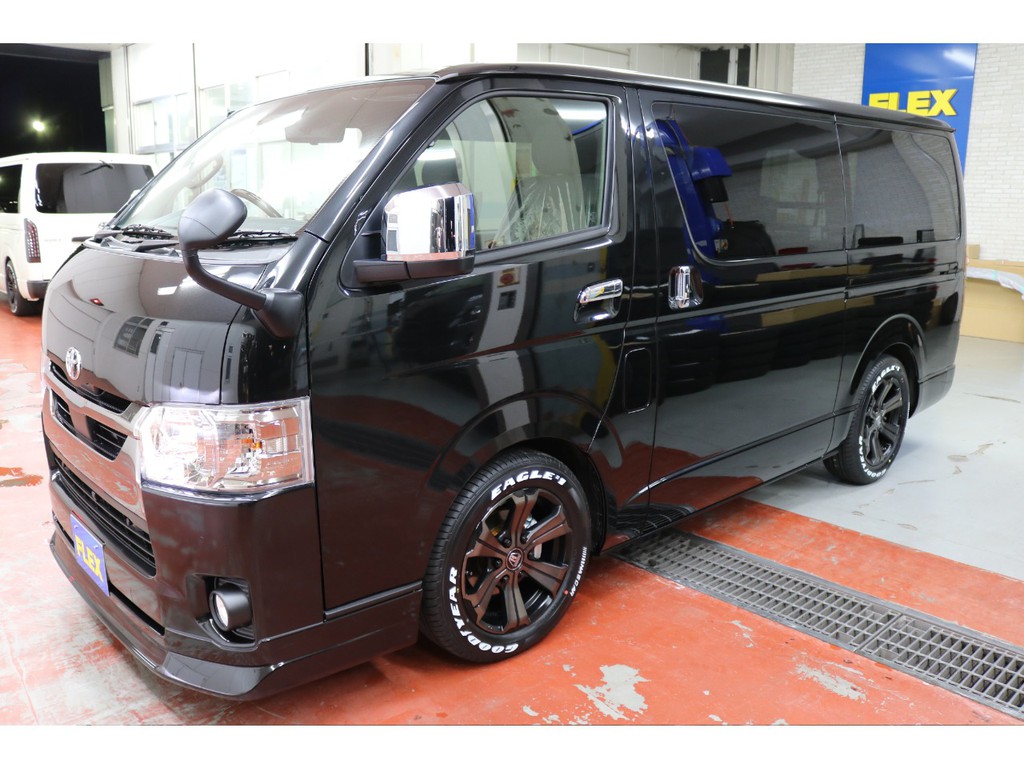 新車ハイエースＶダークプライムⅡ２０００ガソリン２ＷＤナビパッケージ完成致しました！！店頭在庫車、即納車もご対応可能になります！！