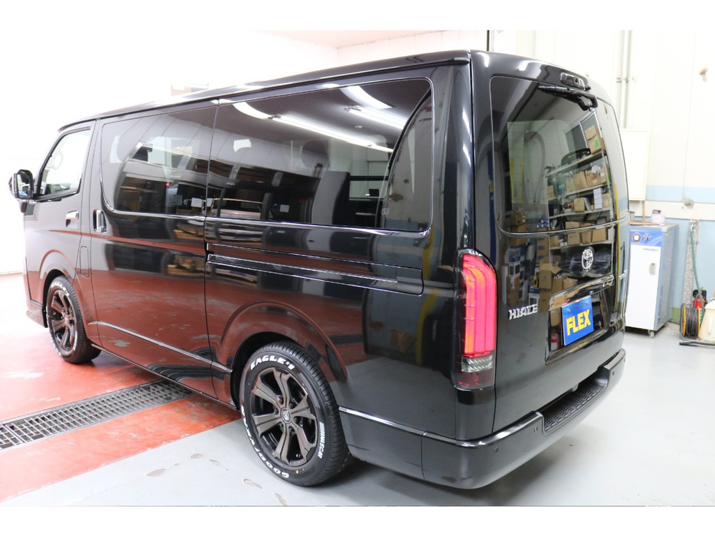 新車ハイエースＶダークプライムⅡ２０００ガソリン２ＷＤナビパッケージ完成致しました！！店頭在庫車、即納車もご対応可能になります！！