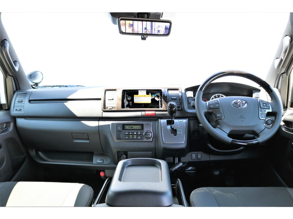 特別仕様車専用装備の整った内装！！