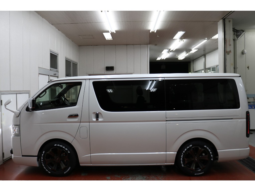 新車ハイエースＶダークプライムⅡ２８００ディーゼルナビパッケージ入庫致しました！！両側パワースライドドア付店頭在庫車、即納車もご対応可能になります！！