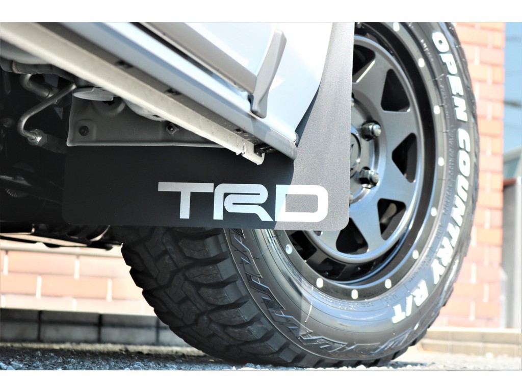ワンポイントアイテム！ＴＲＤマッドフラップも取付けしてあります☆
