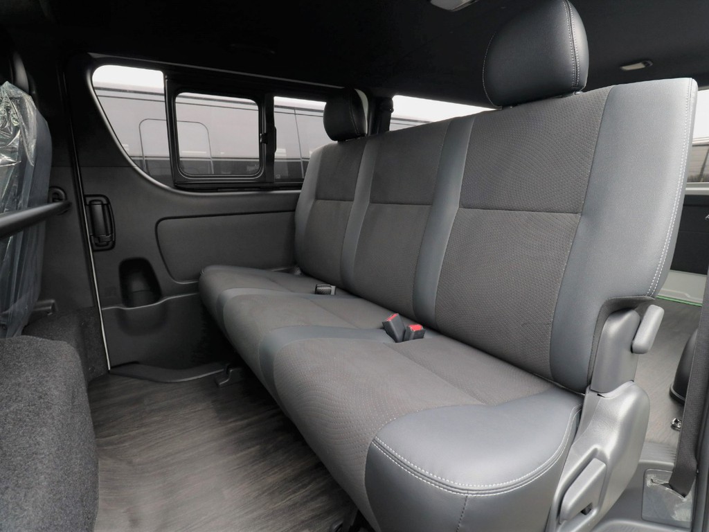 特別仕様車専用セカンドシート！