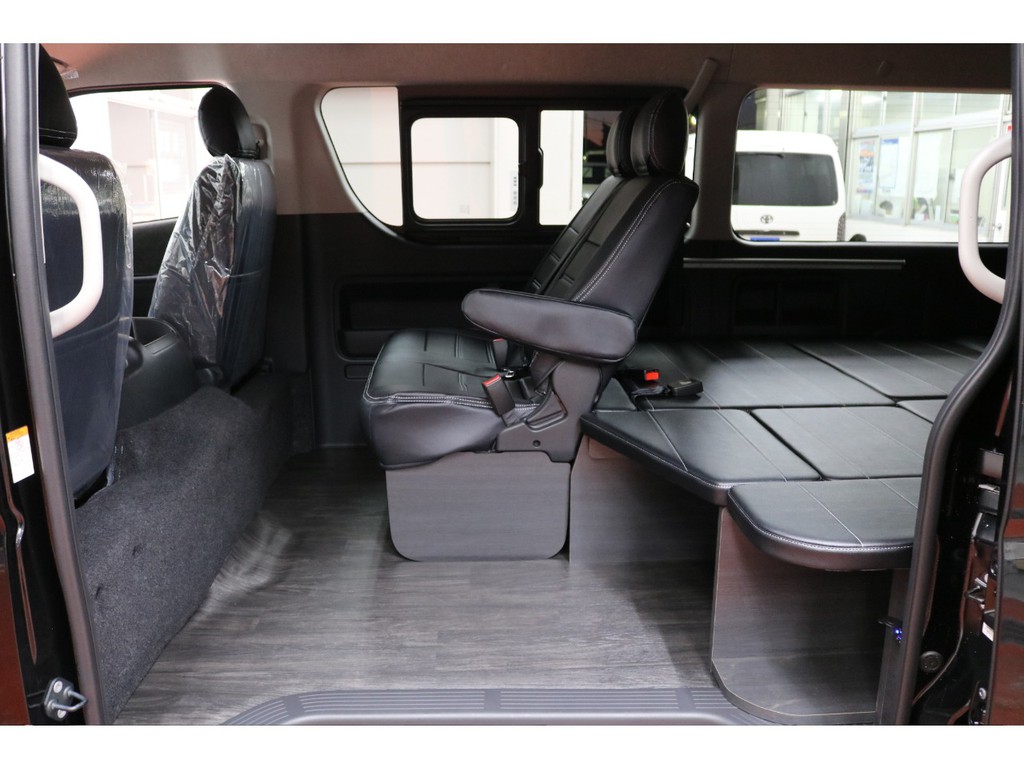 新車ハイエースワゴンＧＬフレックスオリジナルＶｅｒ１シートアレンジツインナビパッケージ完成致しました！！店頭在庫車、即納車もご対応可能になります！！