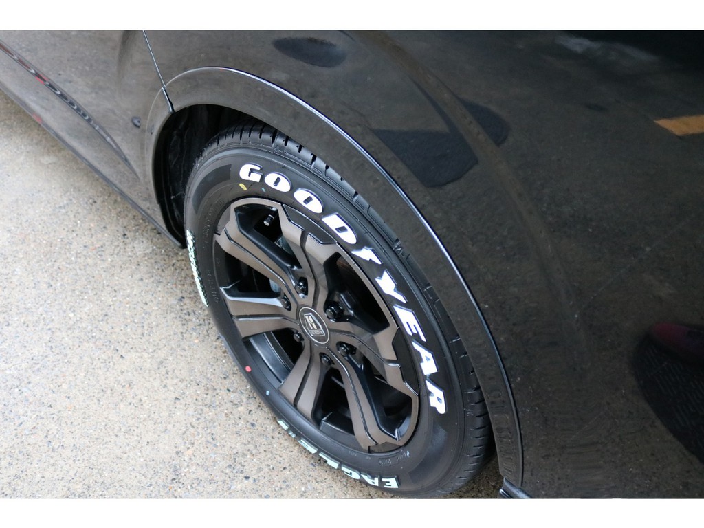 オリジナルオーバーフェンダーも装着しております！