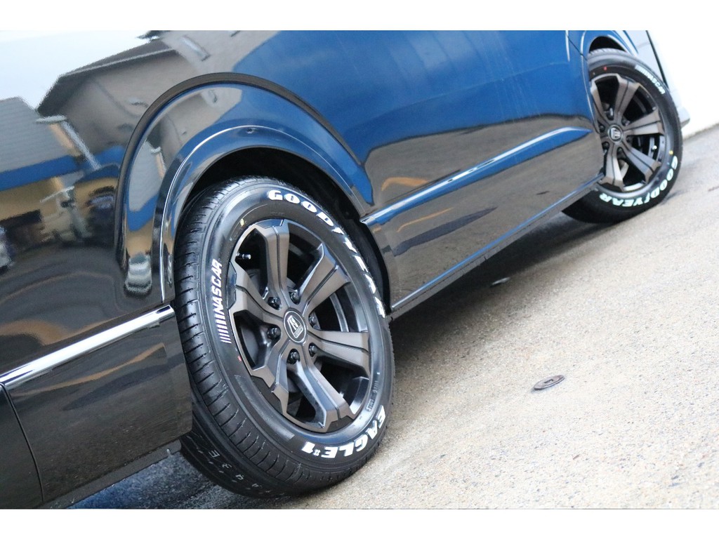 足元もバッチリ決まっております！！