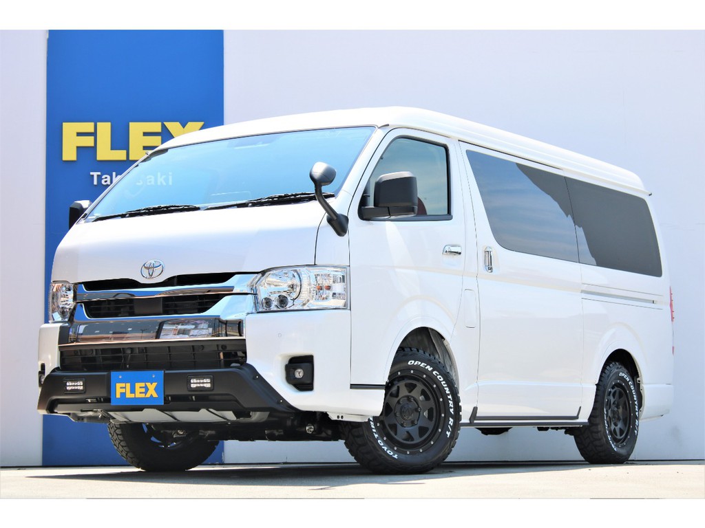 ボディカラーはパールホワイト！！アゲ系カスタムでワイルドかっこいいエクステリアへ！