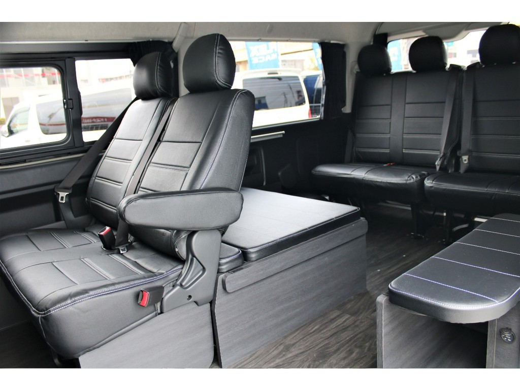 ３列目対面シートはベッドマット・ベッドインテリア・テーブルの収納が出来ます！！