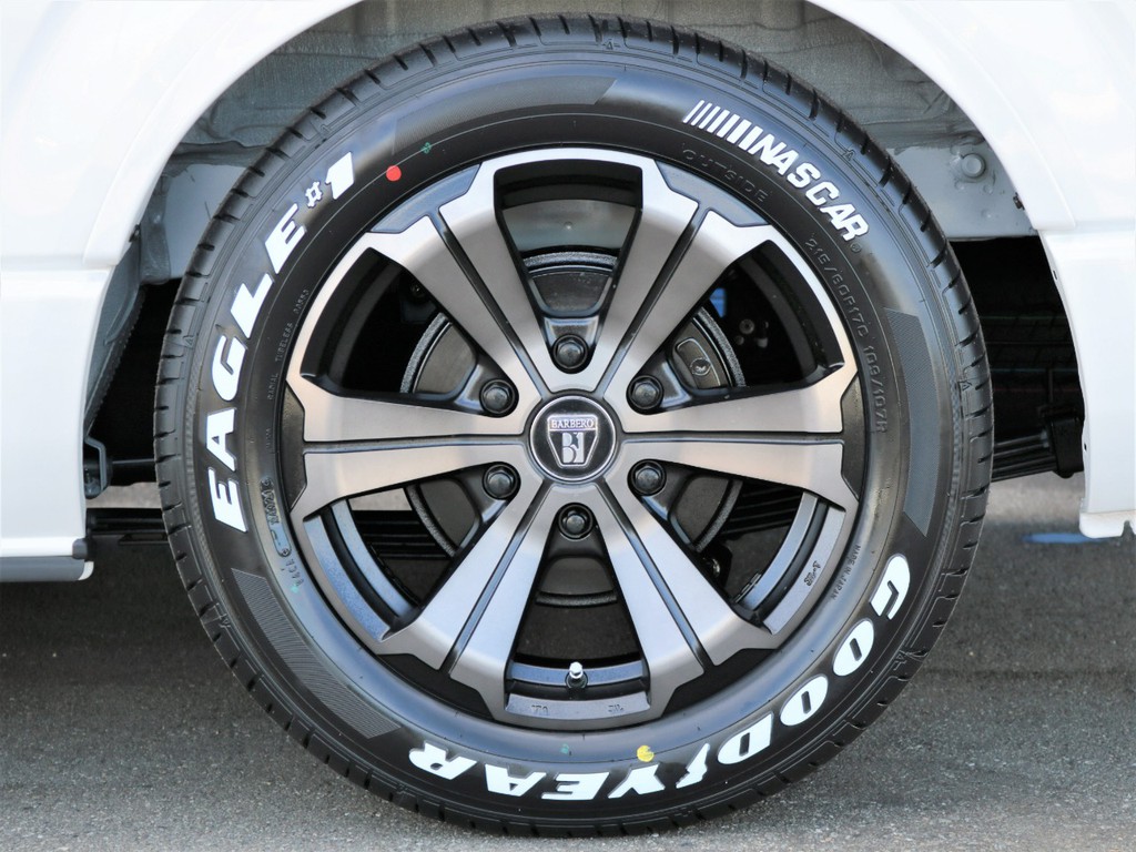 FLEXオリジナルカラー　バルベロアーバングランデ17インチ×GOODYEAR　NASCARタイヤ装着☆