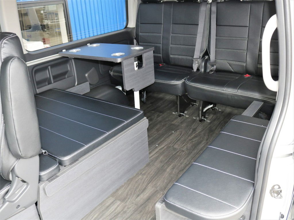 「キャンピングカーとまではいかないけど、車中泊がしたいんだよね」というあなたにピッタリな仕様です☆