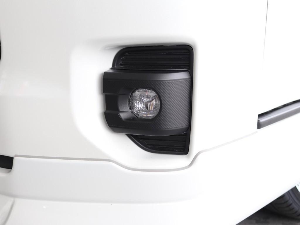 新型なのでLEDフォグランプ標準装備！