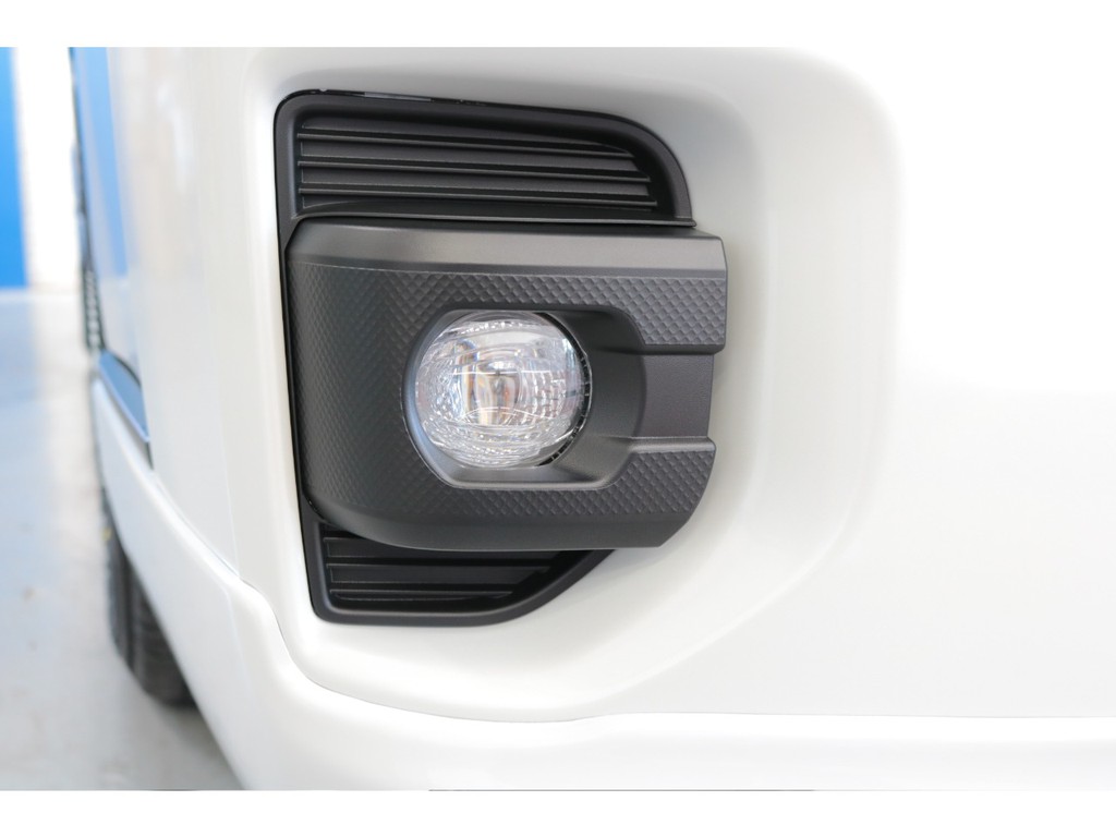 最新入庫！！新車ハイエースＶダークプライムⅡ２０００ガソリン２ＷＤフレックスコンプリート車両入庫！！店頭在庫車、即納車もご対応可能になります！！