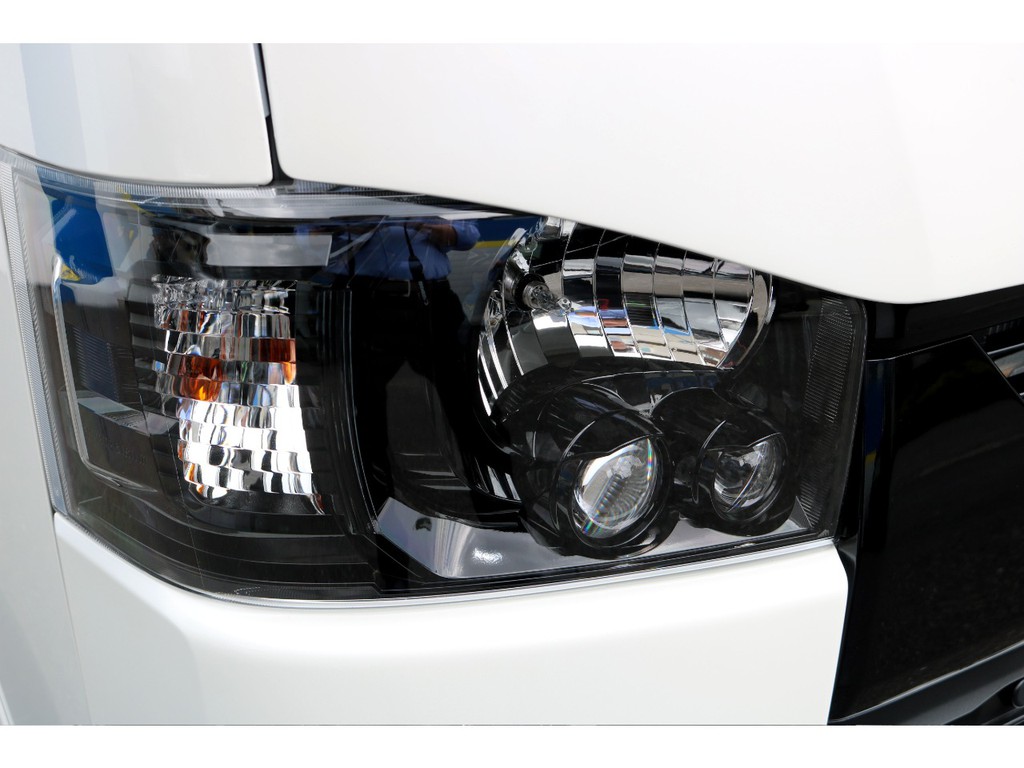 ＬＥＤヘッドライトインナーブラック施工！