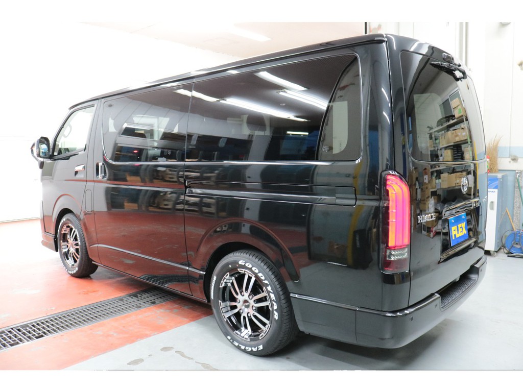 新車ハイエースＶダークプライムⅡ２０００ガソリン２ＷＤナビパッケージ完成致しました！！ＦＬＥＸオリジナルパーツ多数装備！！即納車もご対応可能になります！！