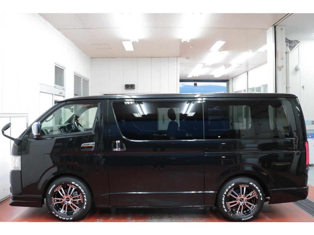 新車ハイエースＶダークプライムⅡ２０００ガソリン２ＷＤナビパッケージ完成致しました！！ＦＬＥＸオリジナルパーツ多数装備！！即納車もご対応可能になります！！