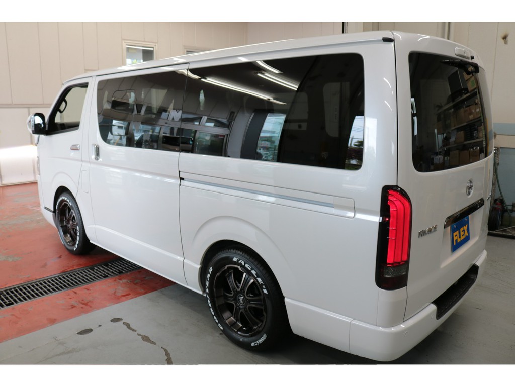 新車ハイエースＶダークプライムⅡ２８００ディーゼルナビパッケージ入庫致しました！！フレックスオリジナルパーツ多数装備済み！！店頭在庫車、即納車可能になります！！