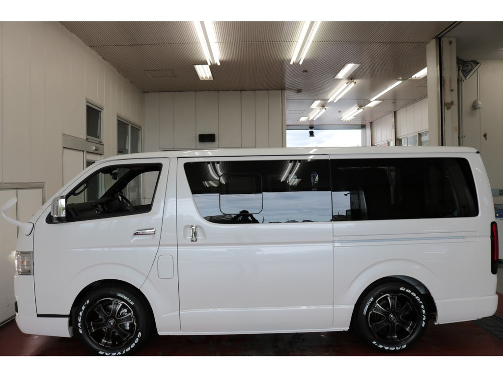 新車ハイエースＶダークプライムⅡ２８００ディーゼルナビパッケージ入庫致しました！！フレックスオリジナルパーツ多数装備済み！！店頭在庫車、即納車可能になります！！