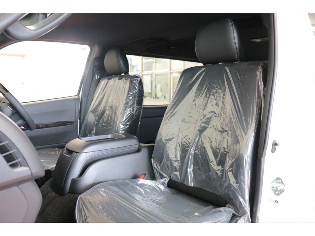 改良後新車ハイエースＶダークプライムⅡ２８００ディーゼルターボ４ＷＤナビパッケージ入庫！！ロデオドライブ１６インチＴＲＤバンパーオリジナルベットＫＩＴ装着済み！！