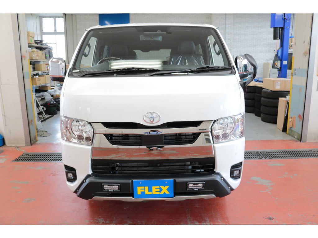 改良後新車ハイエースＶダークプライムⅡ２８００ディーゼルターボ４ＷＤナビパッケージ入庫！！ロデオドライブ１６インチＴＲＤバンパーオリジナルベットＫＩＴ装着済み！！