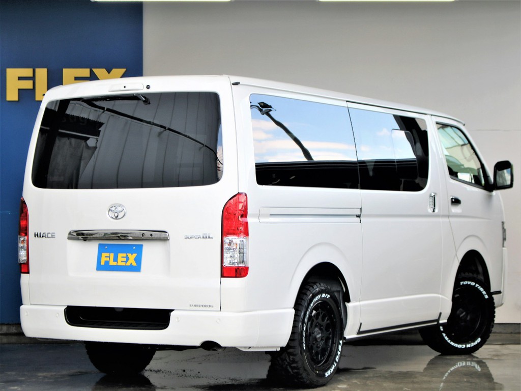 ベットキットを装備しているお車となっておりますので車中泊にもおすすめな１台となっております！