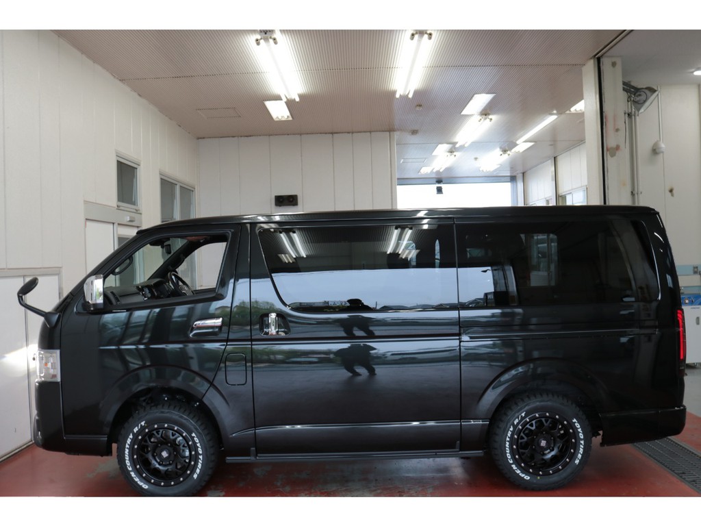 新車ハイエースＶダークプライムⅡ２８００ディーゼル４ＷＤカスタム車両入庫致しました！！ＴＲＤバンパーベットＫＩＴ装備！！店頭在庫車、即納車もご対応可能になります！！