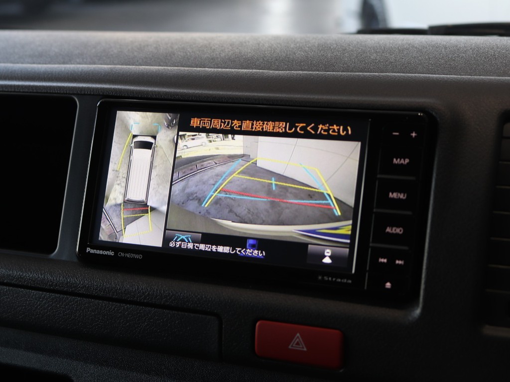 パノラミックビューモニターとバックカメラ搭載で駐車も楽々☆☆