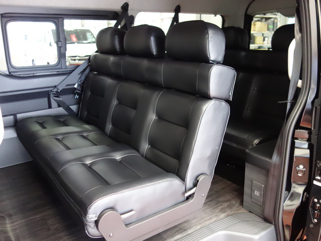 新車ハイエースワゴンＧＬＶｅｒ５シートアレンジツインナビパッケージ完成致しました！！店頭在庫車、即納車ご対応可能になります！！