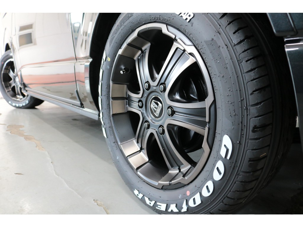 新車ハイエースワゴンＧＬ４ＷＤフレックスオリジナルＶｅｒ５シートアレンジ施工済みツインナビパッケージ入庫致しました！！オリジナルパーツ多数装備！！即納車もご対応可能になります！！