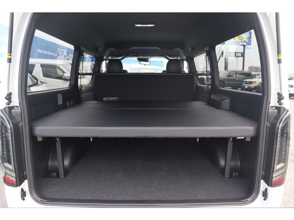 車中泊にも便利なベットキット付き！　高さ調整も可能です♪