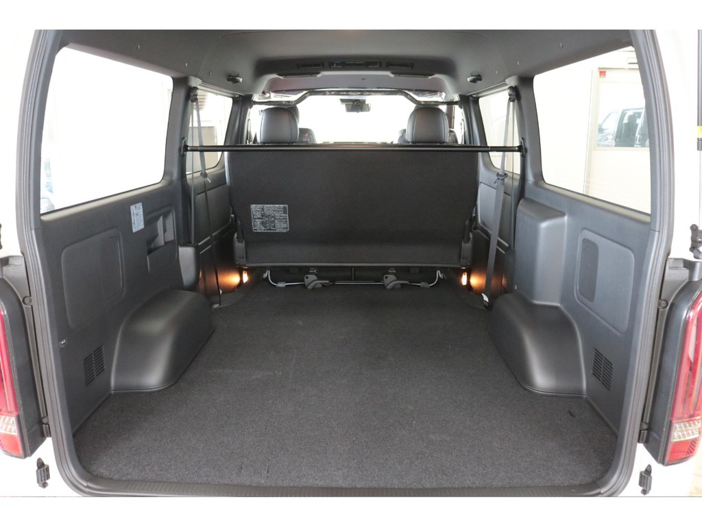 新車ハイエースＶワイドダークプライムⅡ２８００ディーゼルターボナビパッケージ完成！！９インチナビＥＴＣ２．０両側パワースライドドア装備！！店頭在庫車、即納車もご対応可能になります！！
