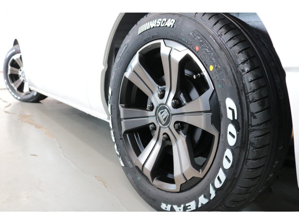 新車ハイエースＶワイドダークプライムⅡ２８００ディーゼルターボナビパッケージ完成！！９インチナビＥＴＣ２．０両側パワースライドドア装備！！店頭在庫車、即納車もご対応可能になります！！