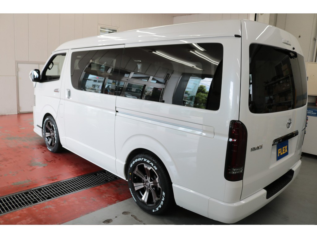 新車ハイエースＶワイドダークプライムⅡ２８００ディーゼルターボナビパッケージ完成！！９インチナビＥＴＣ２．０両側パワースライドドア装備！！店頭在庫車、即納車もご対応可能になります！！