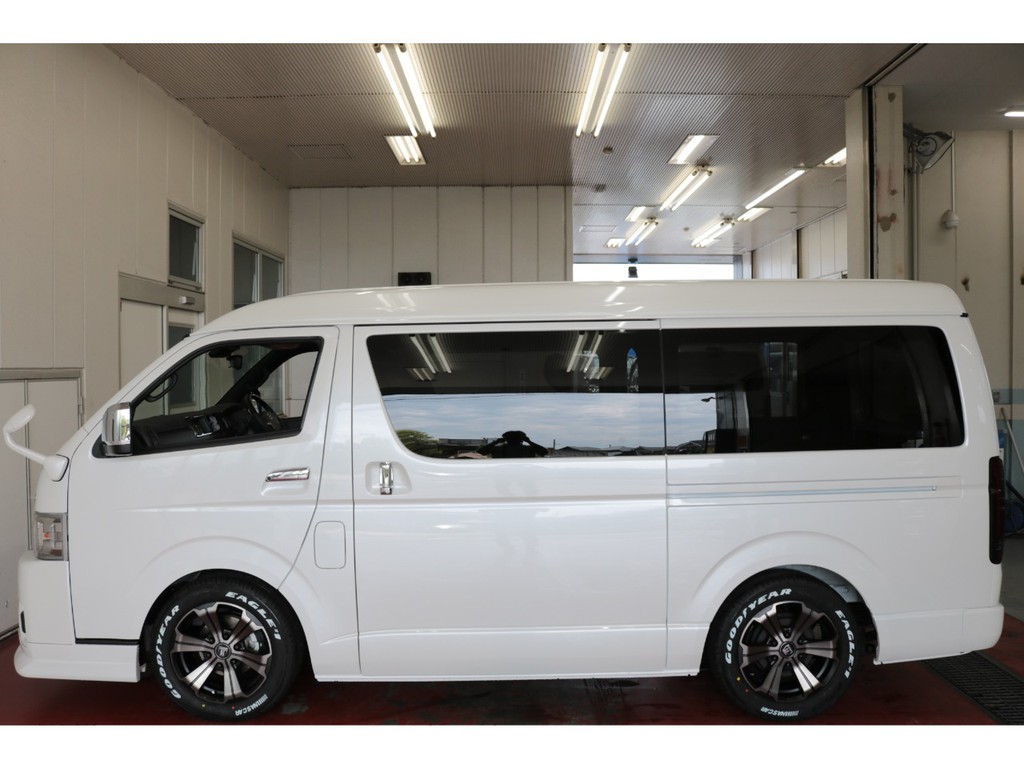 新車ハイエースＶワイドダークプライムⅡ２８００ディーゼルターボナビパッケージ完成！！９インチナビＥＴＣ２．０両側パワースライドドア装備！！店頭在庫車、即納車もご対応可能になります！！