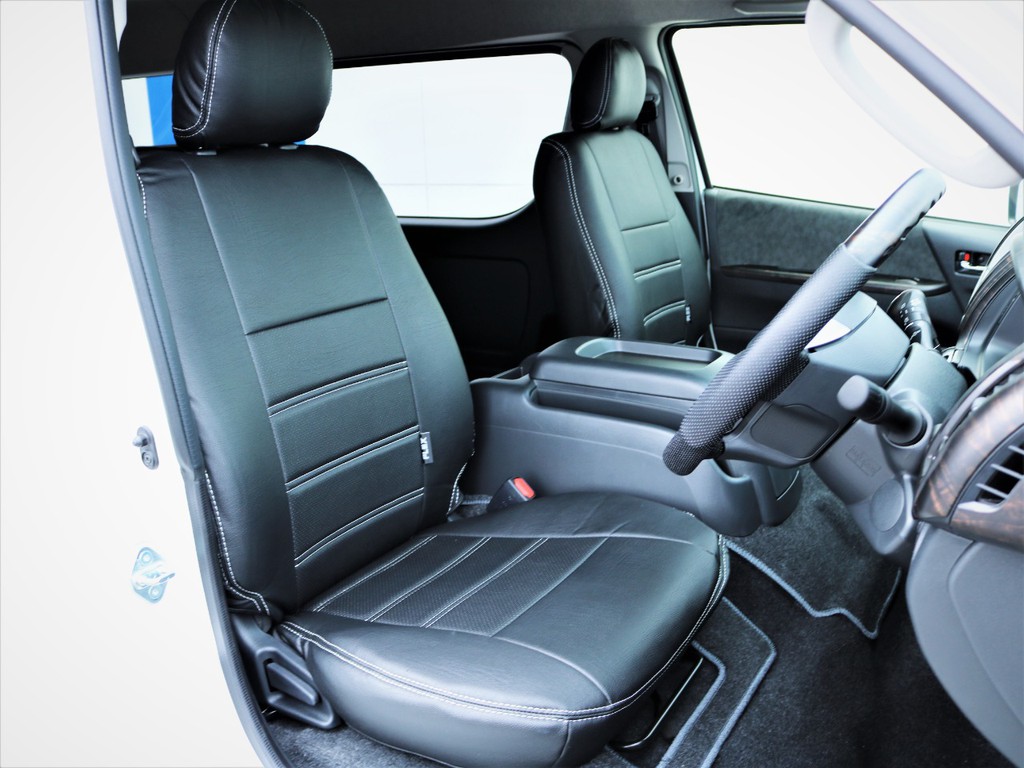 運転席シート、黒革調シートカバー！