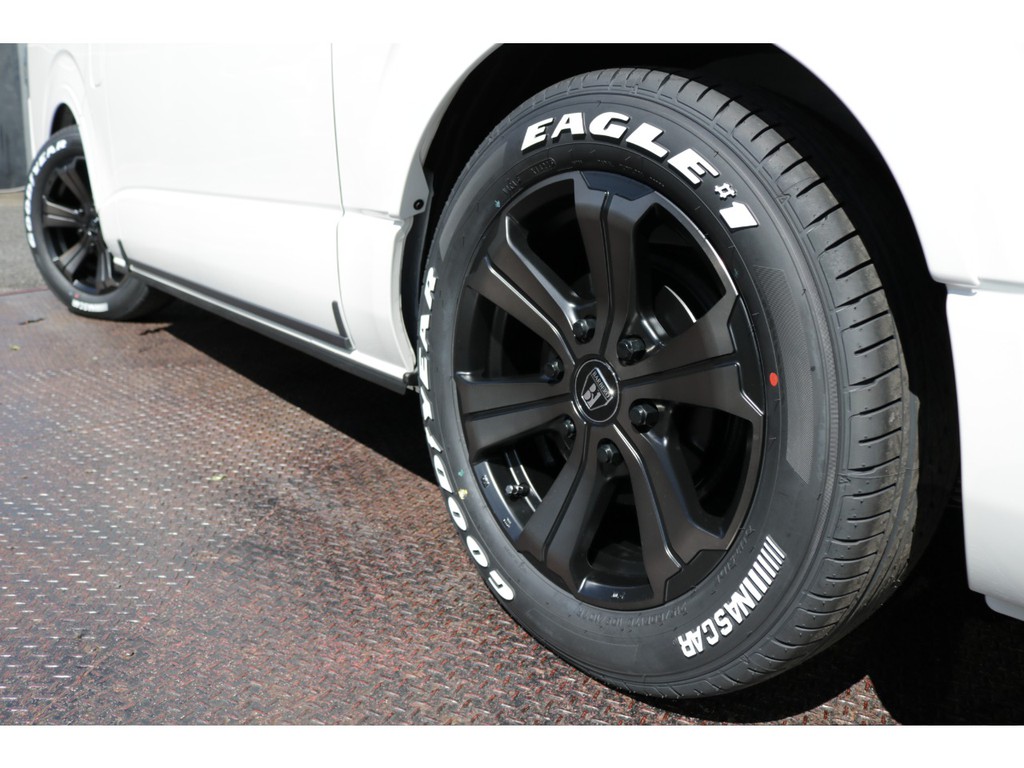 新車ハイエースワゴンＧＬ４ＷＤアレンジＡＳシート施工済みツインナビパッケージ装着済！！納期のかかるシートアレンジになります！店頭在庫車、即納車ご対応可能になります。